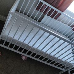 Baby cot bed