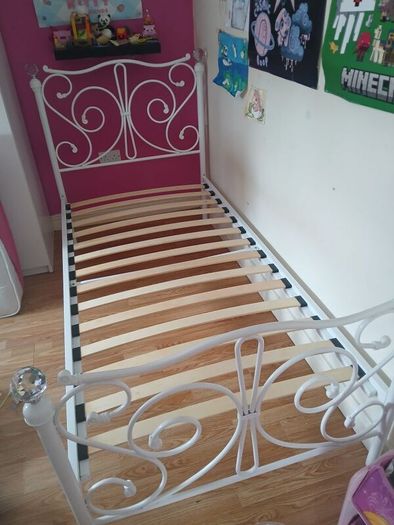 Single bed