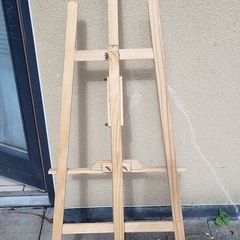 Artist Easel paintings holder or display