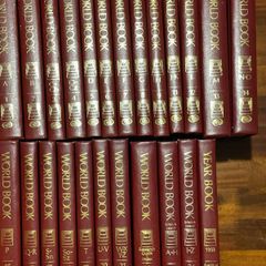 Full set of Encyclopaedia from 1992 including Longman Encyclopaedia