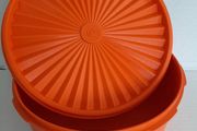 tubberware vintage cake tub