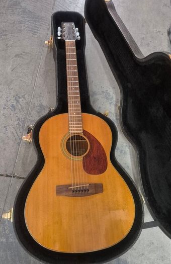 Yamaha FG 75 Acoustic Guitar