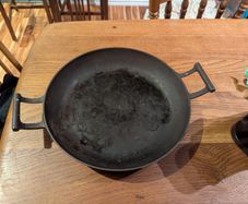 Cast iron paella pan