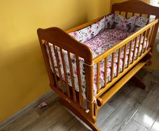 newborn bed with cradle in excellent condition