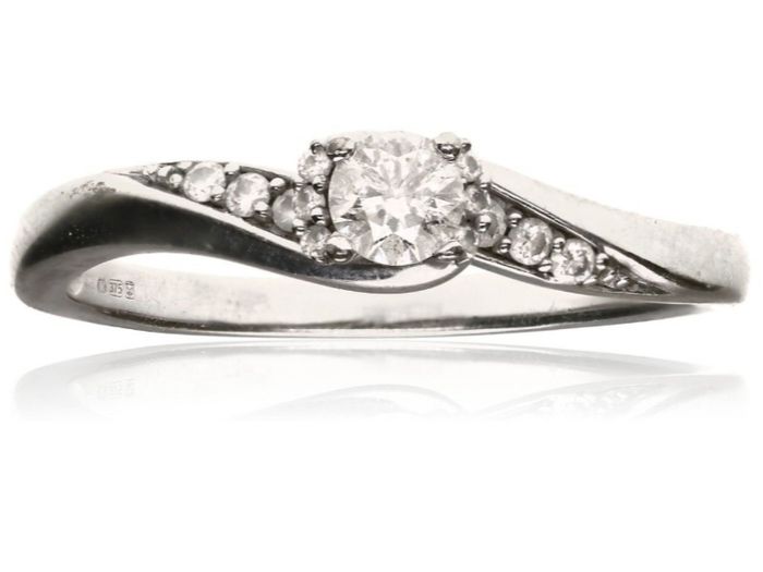 New in box "Forever diamond ring"with certificate 9k gold