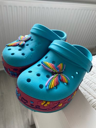 Flip flops size UK 11 junior