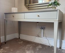 dressing table