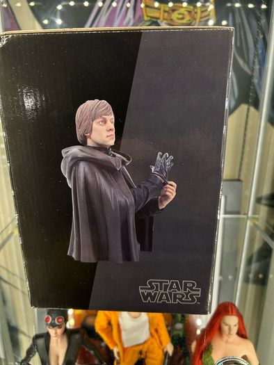 Star Wars Luke Skywalker Jedi Knight Statue Bust by Gentle Giant (Not Hot Toys or Sideshow)