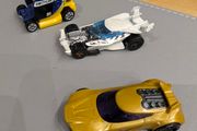 Hot Wheels x 3