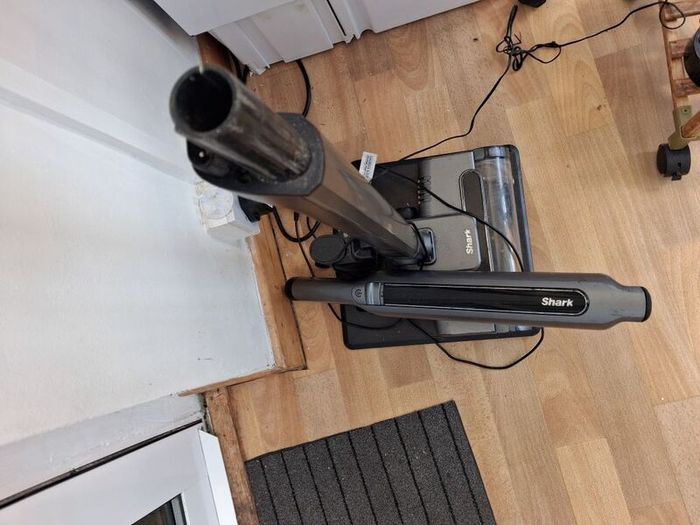Shark cordless vacuum cleaner