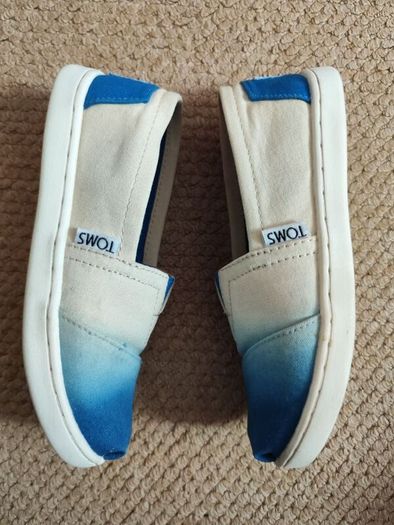 Toms shoes