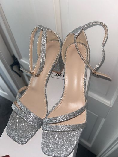 Silver heels UK 7