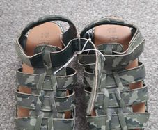 NEW.boy's sandals.UK 9/EUR 27