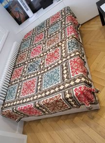 queen size bed