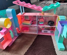 LOL Dolls and house