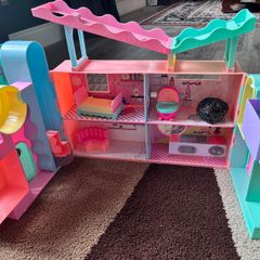 LOL Dolls and house