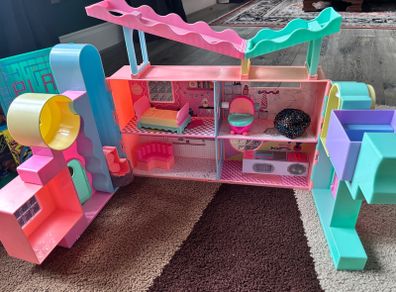 LOL Dolls and house