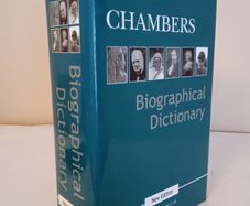 Chambers Biographical Dictionary Edited by Una McGovern (HQ628)