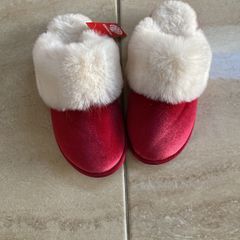 slippers