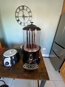 Hot chocolate dispenser