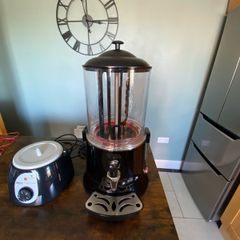 Hot chocolate dispenser