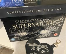 Supernatural Sam Dean Winchester Jensen Ackles and Jared Padalecki signed keychain and dvd box