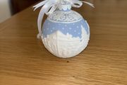 Wedgewood Christmas Carollers Bauble