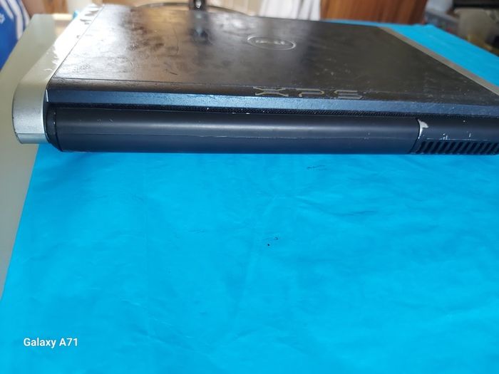 DELL XPS M1330, Windows 7, Intel Core 2 Duo CPU T8100, 2.1GHz, 4GB Ram, 300GB HDD, Chrome, VLC etc, A true Blast from the Past
