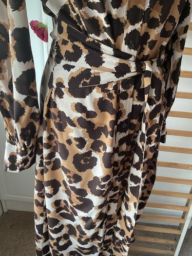 Bnwot size 10 marks & Spencer aminal print shirt dress with tie belt