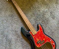 Squire Precision Bass