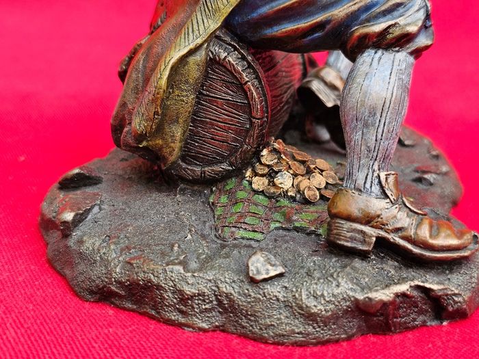 Pirate Captain with Treasure - Veronese Design, 2000