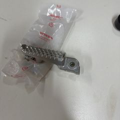 OEM Honda Left Footpeg Arm 50665-MKN-D50 CB650R
