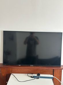 Samsung 43 4K UHD Smart TV HG43EJ690UB  Excellent Condition