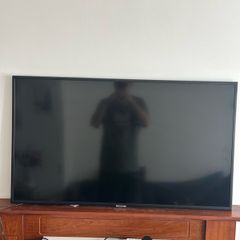 Samsung 43 4K UHD Smart TV HG43EJ690UB  Excellent Condition