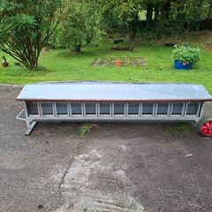 Lamb creep feeder