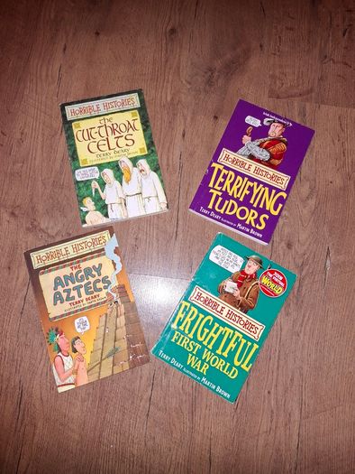 4 books of the Horrible Histories collection, vgc