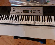 yamaha ypt-255 and pro piano stand all in perfect condition