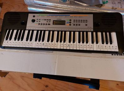 yamaha ypt-255 and pro piano stand all in perfect condition