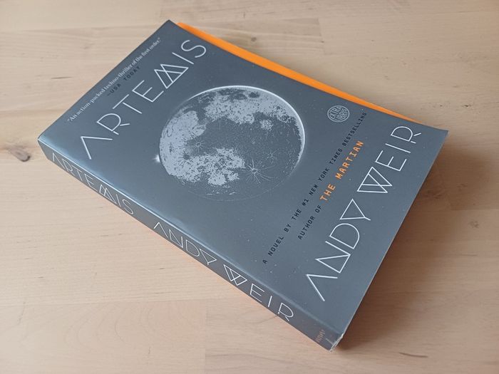 Artemis by Andy Weir (Science Fiction American Edition Paperback 2018)