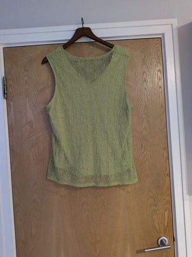 Small Bundle Blouses X 4 & 2 Dresses. S. 18.  Available for 2 weeks..