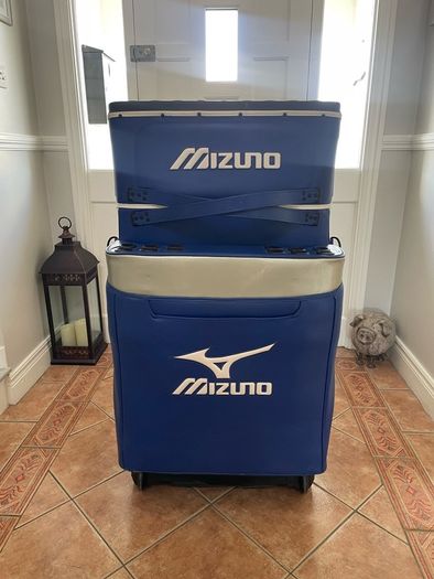 Mizuno Fitting Centre Extra Large Display Wheeled Golf Bag - Man Cave, Home Sim