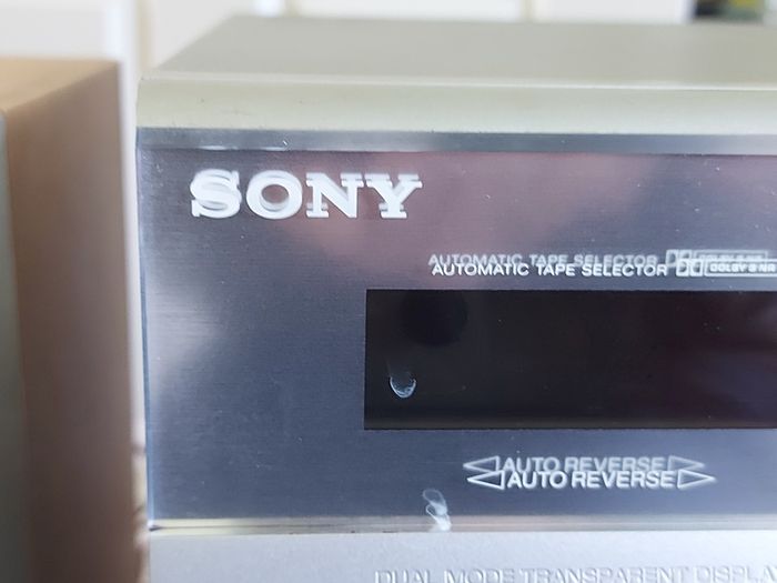 Sony Micro HiFi Component System, Model CMT-CP1, Radio, Tape & CD, all working fine and in very good condition