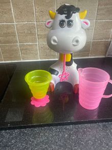 Cow milkshake maker