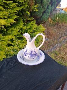Blue washing bassin set in ceramic