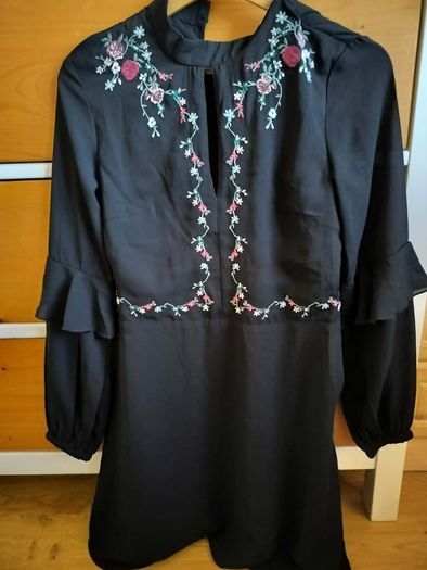 Black Lightweight Floral Detail Dress