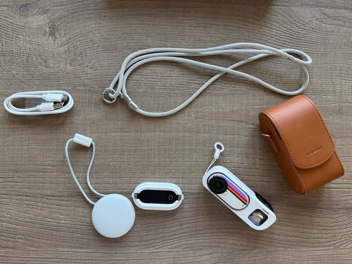 Insta360 GO 3S 128GB Retro Bundle - excellent condition