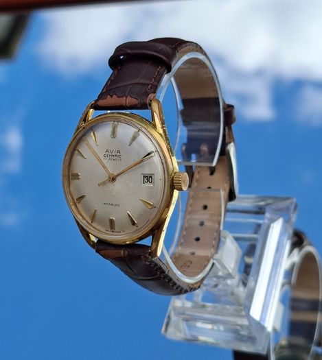Vintage SWISS Watch AVIA Olympic 17 Jewels Working