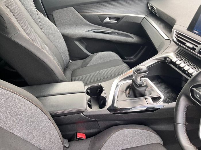 201 Peugeot 5008 1.5 Blue HDi - 7 Seater