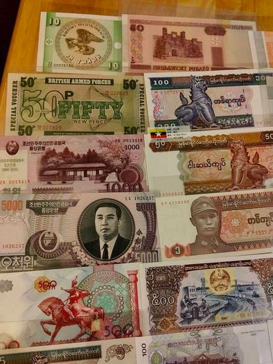 World banknotes 70