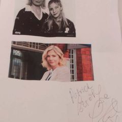 Signed photo of Lisa Faulkner